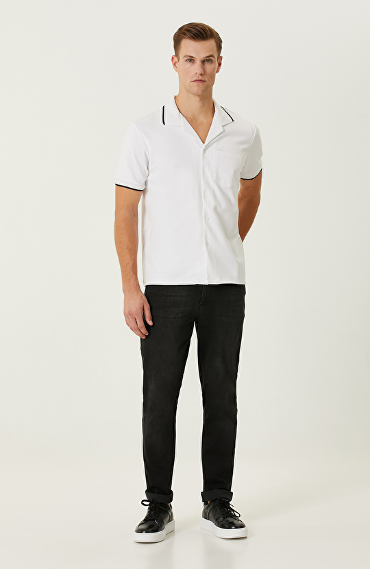 Beyaz Polo Yaka Gömlek