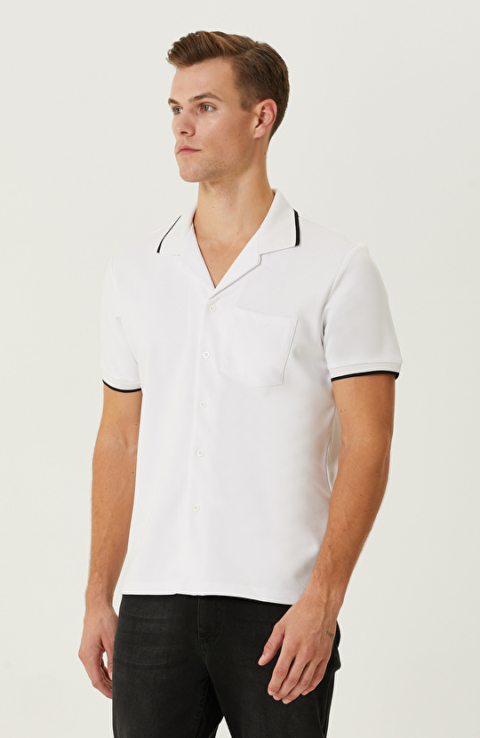 Beyaz Polo Yaka Gömlek