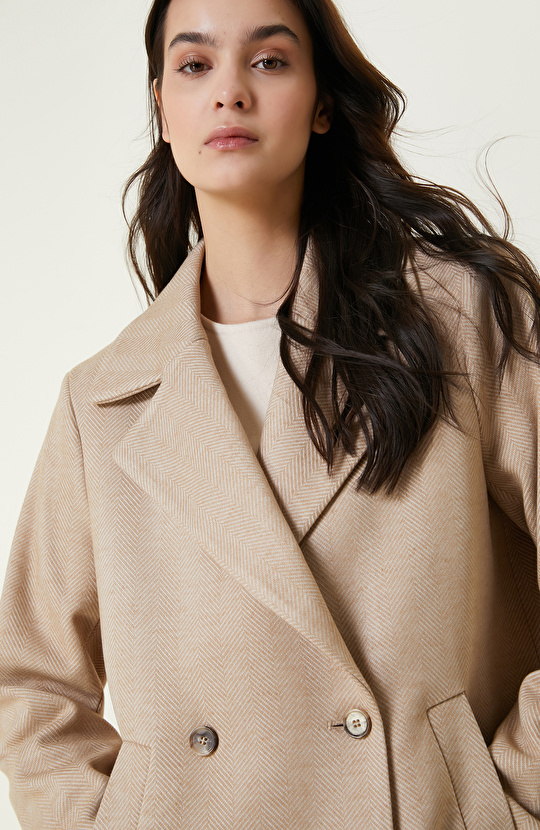 Bej Diyagonal Desenli Kaban