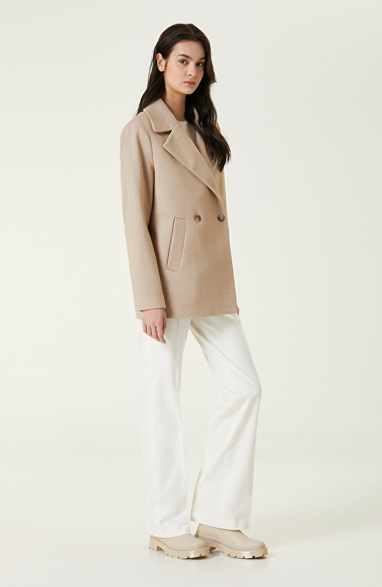 Bej Diyagonal Desenli Kaban