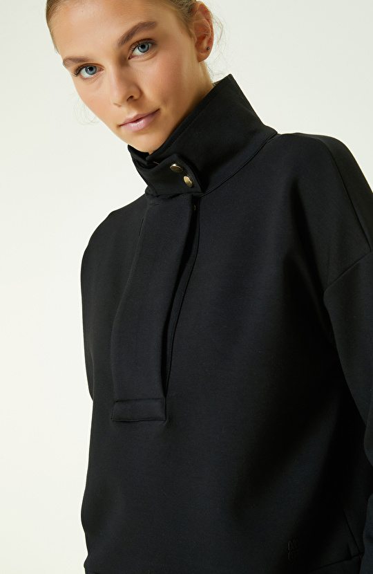 Çıt Çıt Detaylı Siyah Sweatshirt