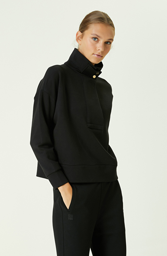 Çıt Çıt Detaylı Siyah Sweatshirt