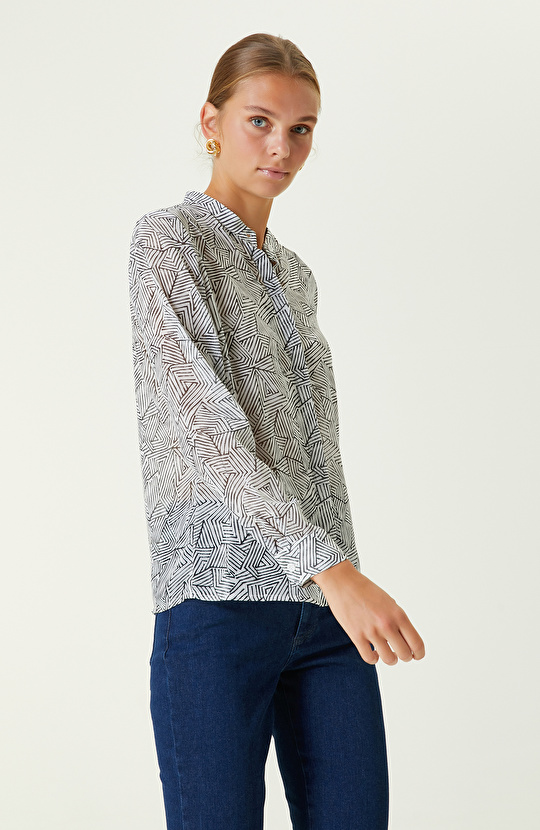 Beyaz Desenli Gömlek