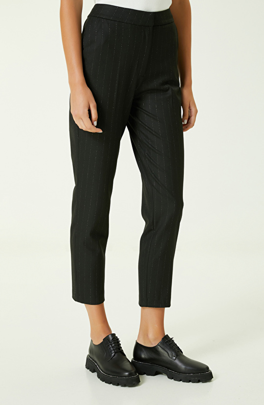 Siyah Çizgili Pantolon