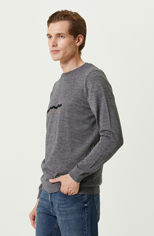 Gri Nakış Detaylı Kazak