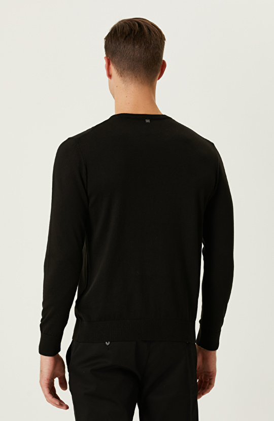 Siyah Baskılı Kazak