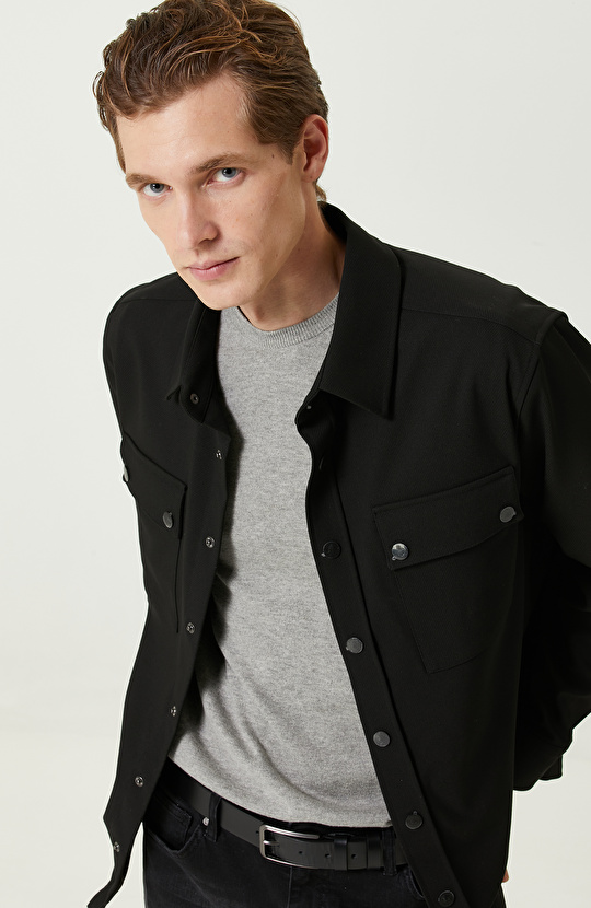 Siyah Çıtçıtlı Dış Gömlek