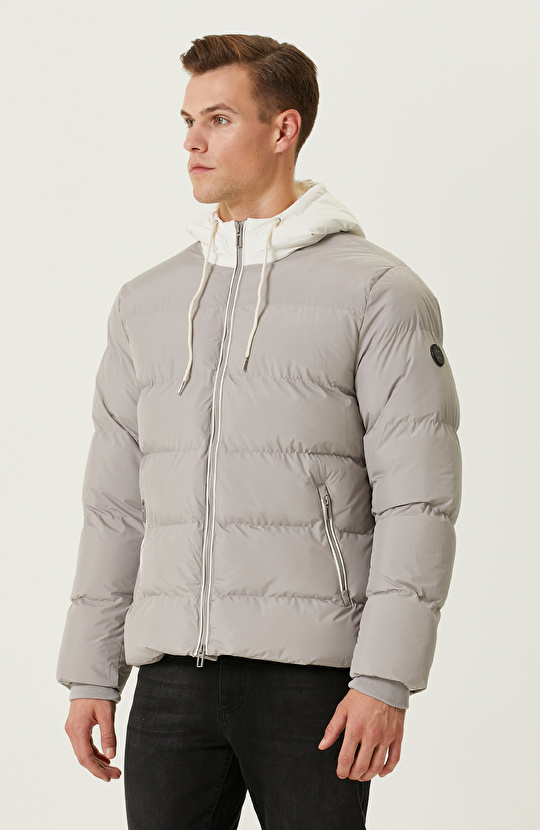 Gri Beyaz Kapüşonlu Mont