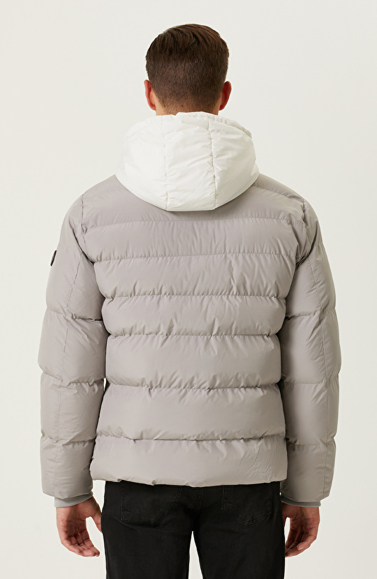 Gri Beyaz Kapüşonlu Mont