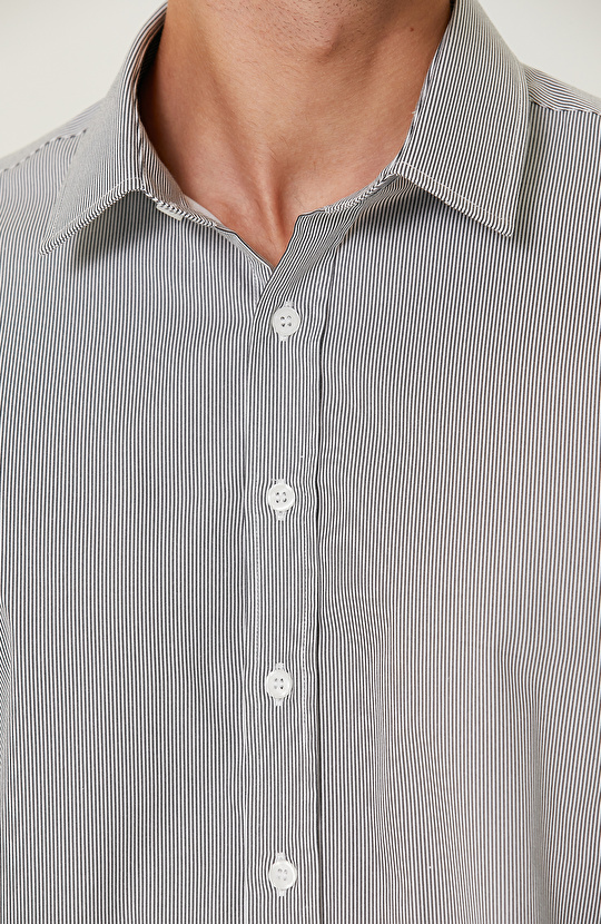 Pamuklu Siyah Beyaz Çizgili Gömlek