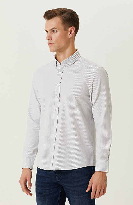 Beyaz Lacivert Çizgili Gömlek