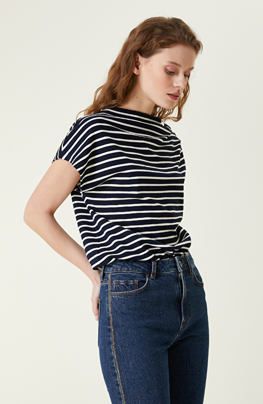 Lacivert Ekru Çizgili Bluz