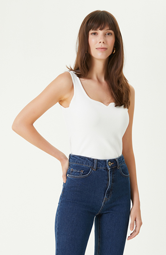 Kırık Beyaz Triko Atlet