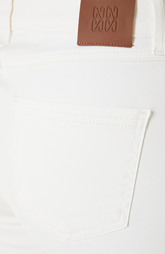  Beyaz Denim Pantolon