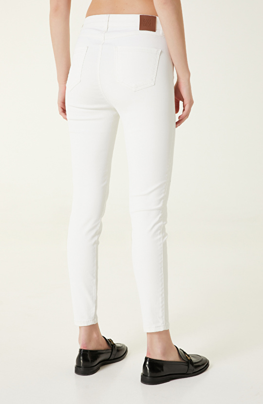  Beyaz Denim Pantolon