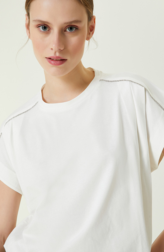 Kırıkbeyaz T-shirt