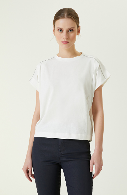 Kırıkbeyaz T-shirt