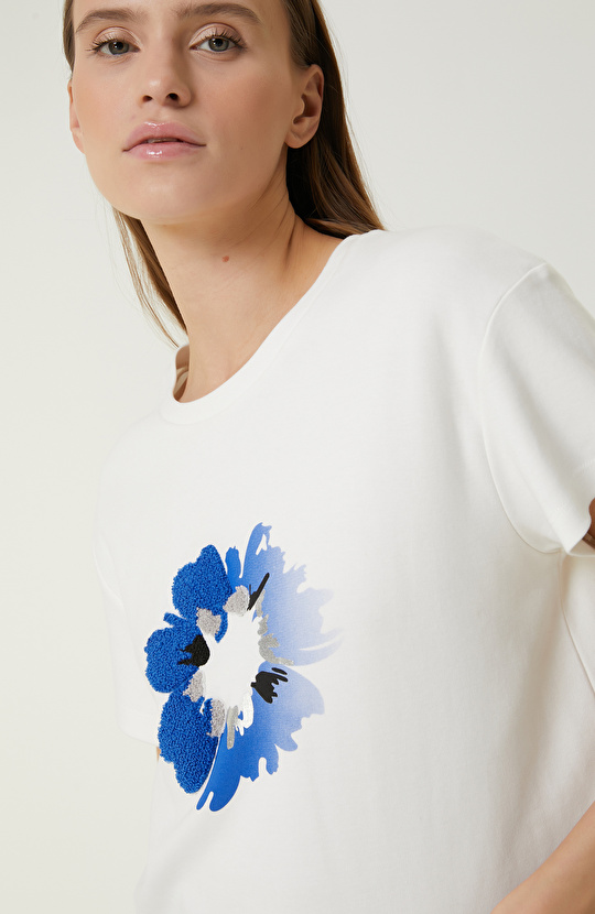  Beyaz Desenli T-Shirt