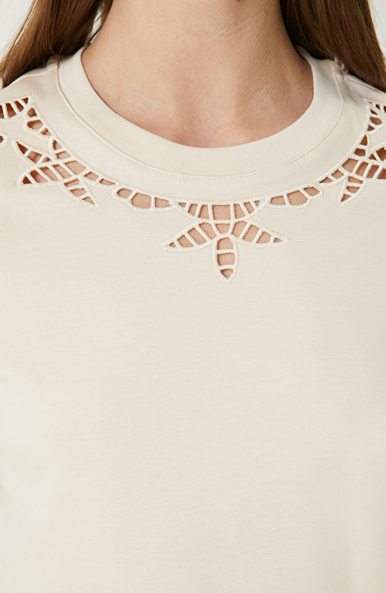 Bej Nakışlı T-shirt