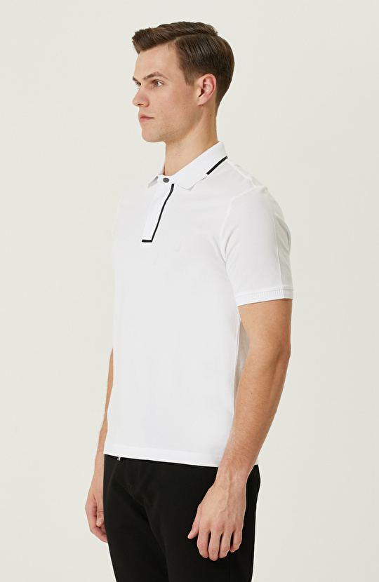  Beyaz Polo Yaka T-Shirt