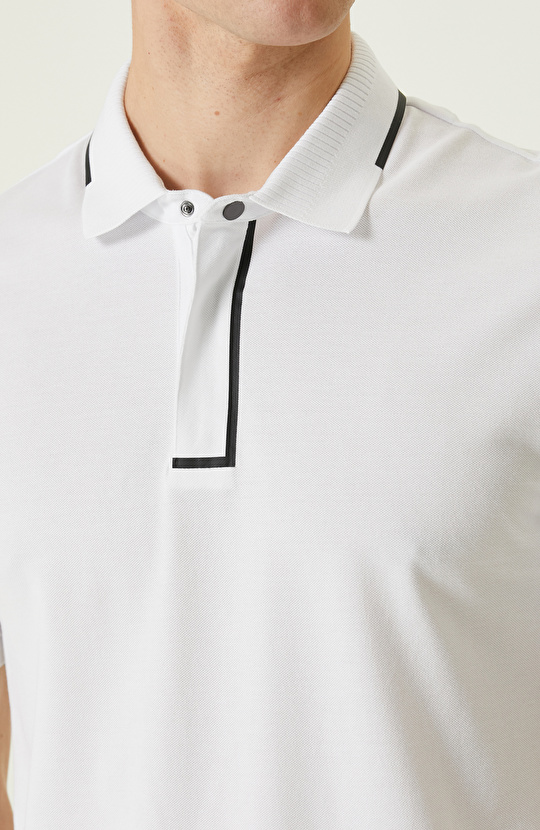  Beyaz Polo Yaka T-Shirt