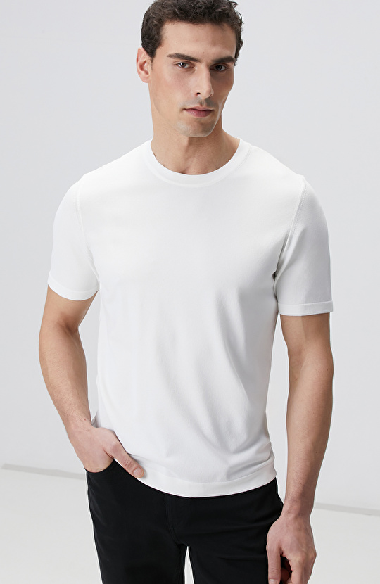 Kırık Beyaz Triko Kazak