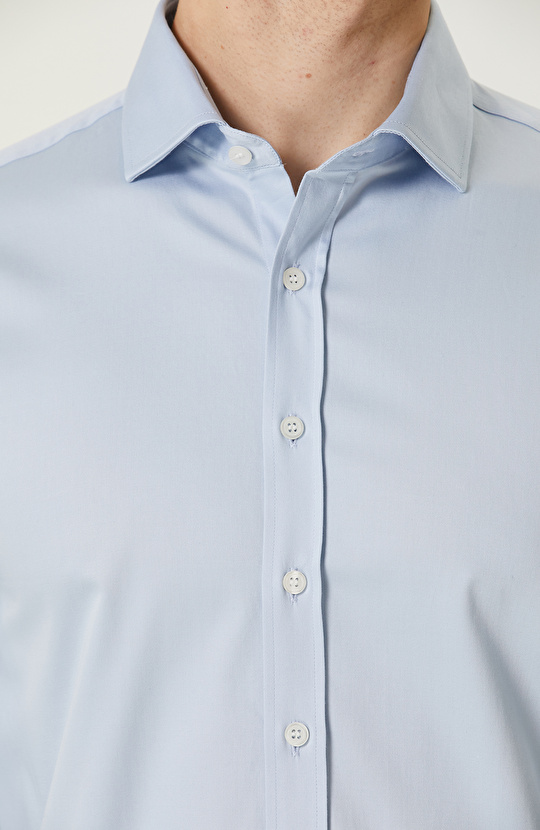 Açık Mavi Gömlek