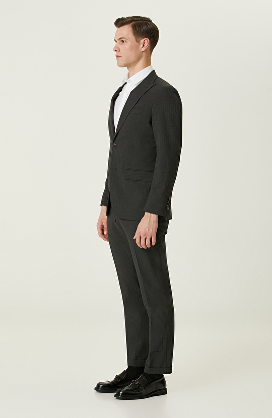 Çizgili Takım Elbise 