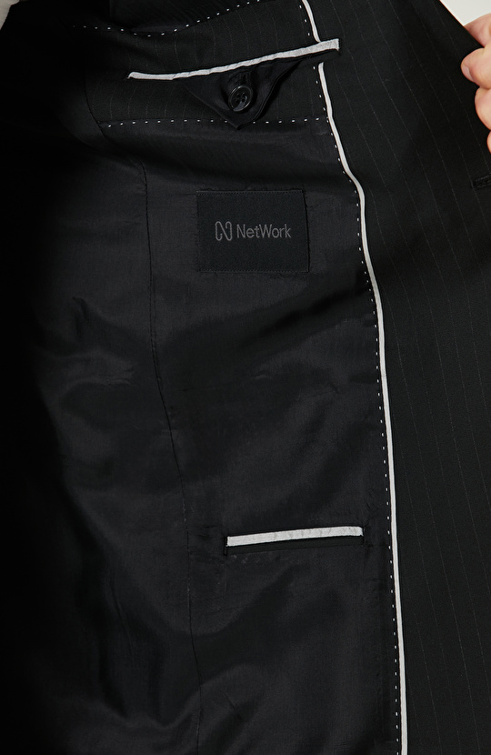 Siyah Çizgili Takım Elbise