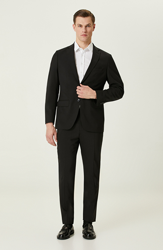 Siyah Takım Elbise