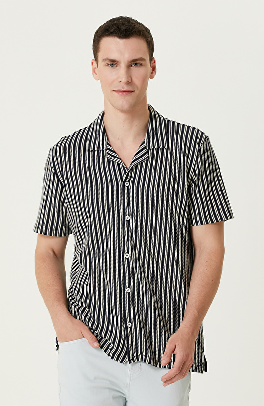 Lacivert Beyaz Çizgili Gömlek