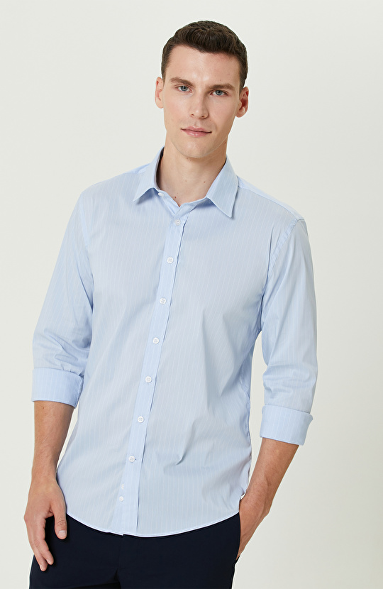 Mavi Beyaz Çizgi Desenli Gömlek