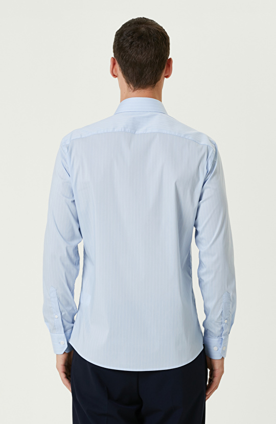 Mavi Beyaz Çizgi Desenli Gömlek