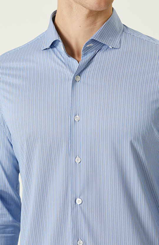 Mavi Çizgili Gömlek
