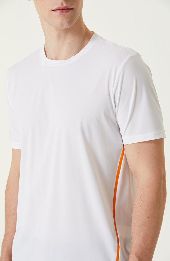 N-Tech Kırık Beyaz T-shirt