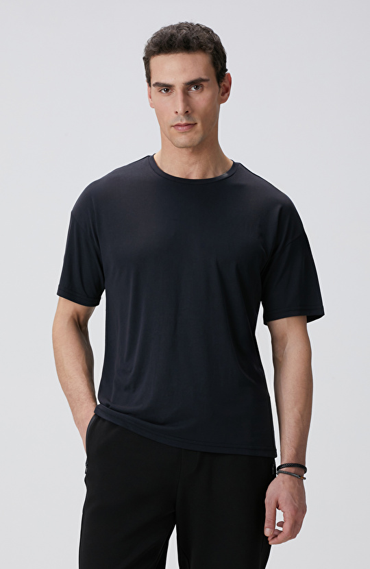 Siyah T-shirt Siyah T-shirt