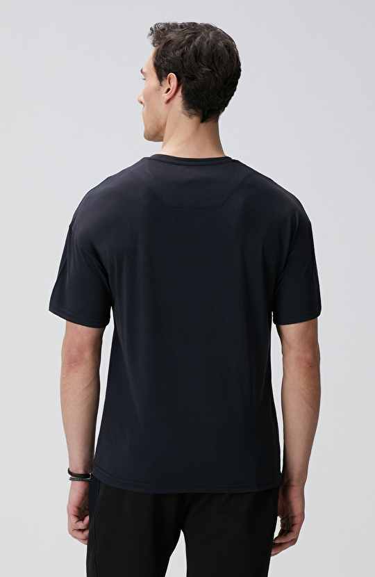 Siyah T-shirt