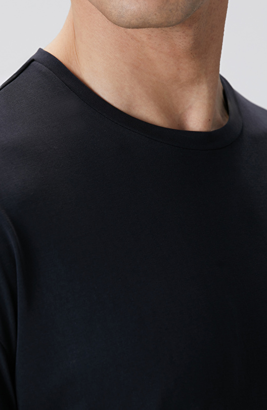 Siyah T-shirt