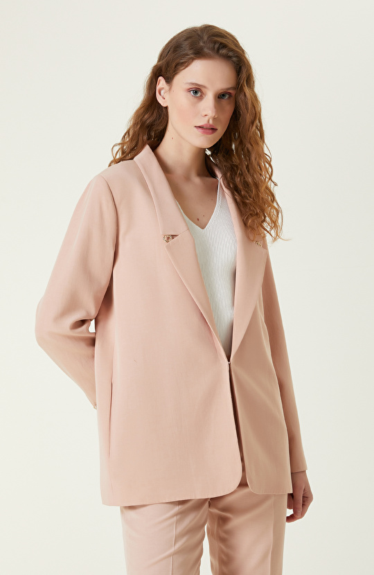 Nude Yakası Aksesuarlı Blazer Ceket