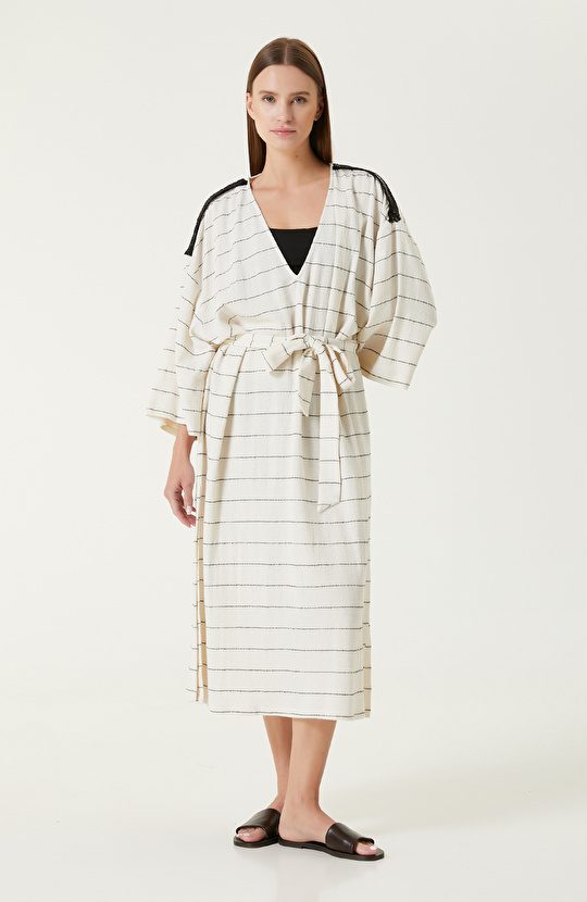 Beyaz Siyah Çizgili Kaftan Beyaz Siyah Çizgili Kaftan