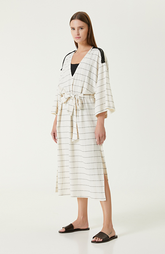 Beyaz Siyah Çizgili Kaftan