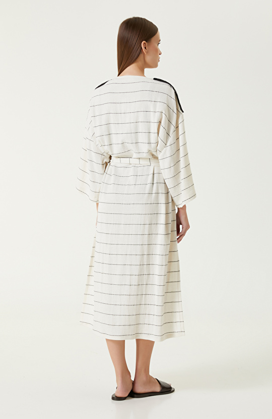 Beyaz Siyah Çizgili Kaftan