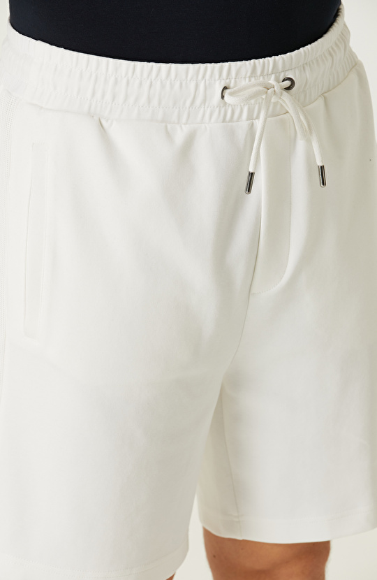 Ekru Şort