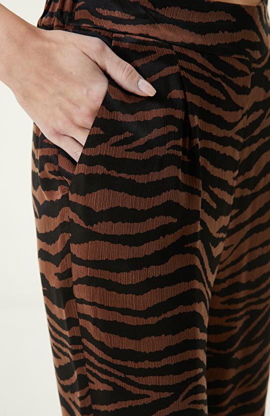 Kahverengi Zebra Desenli Pantolon