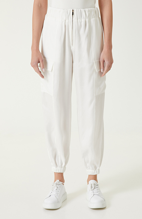 Beyaz Kargo Cepli Pantolon