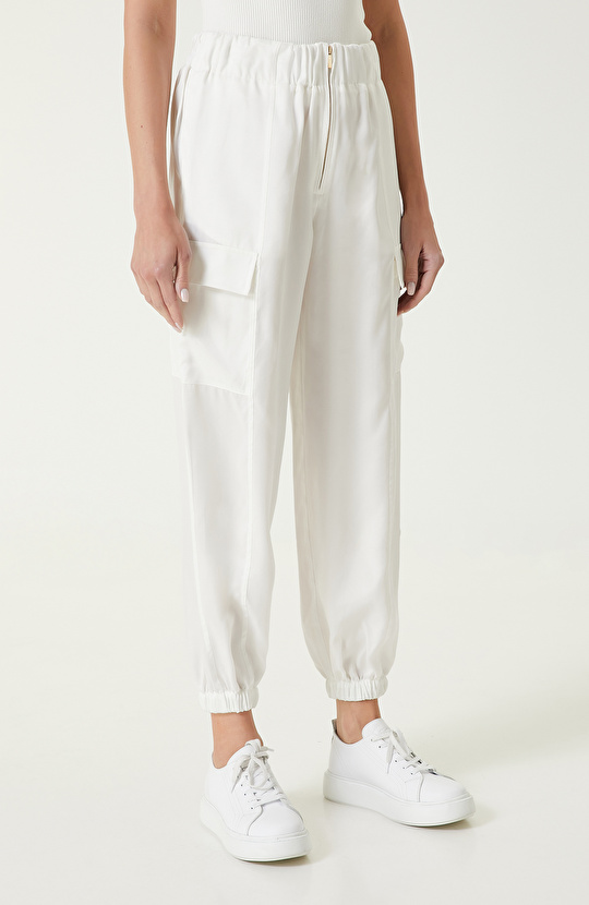 Beyaz Kargo Cepli Pantolon