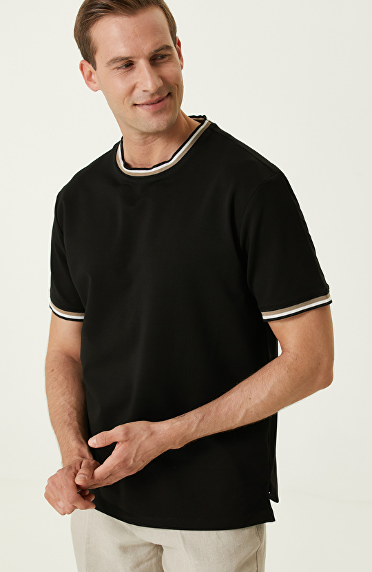 Siyah T-shirt