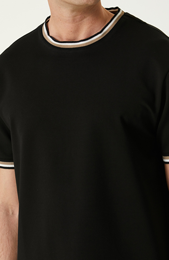 Siyah T-shirt