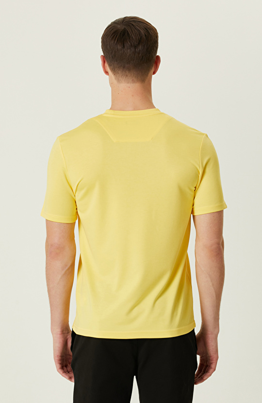 Sarı T-shirt