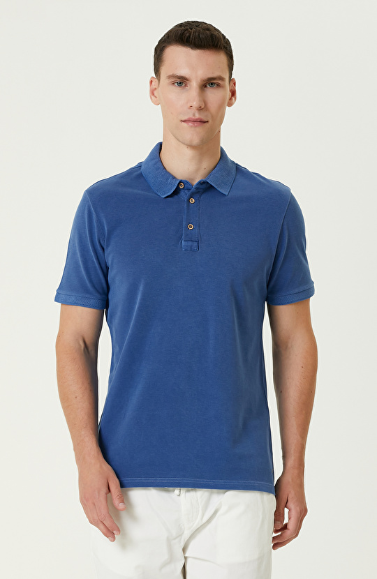 Saks T-shirt Saks T-shirt